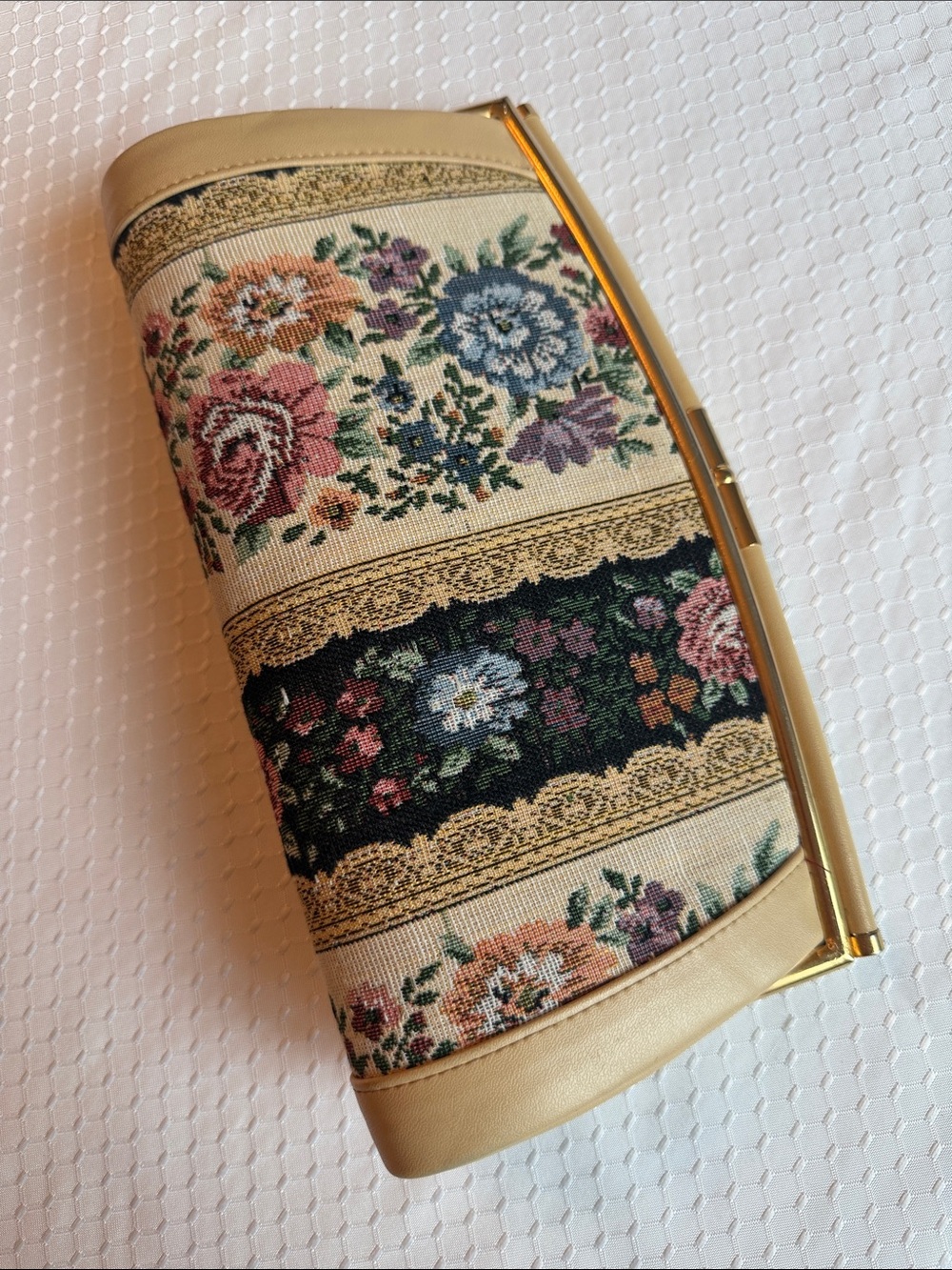 Vintage Classic Floral Tapestry Clutch in Beige